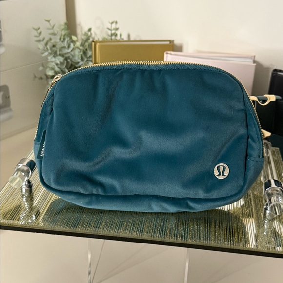 Lululemon Limited Edition Velour Everywhere Belt Bag - Green Jasper / Gold Luxe - Picture 1 of 3